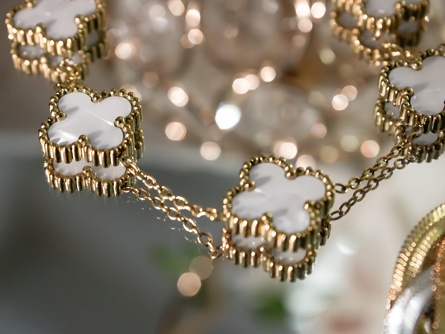 PULSERA - TREBOL BLANCO