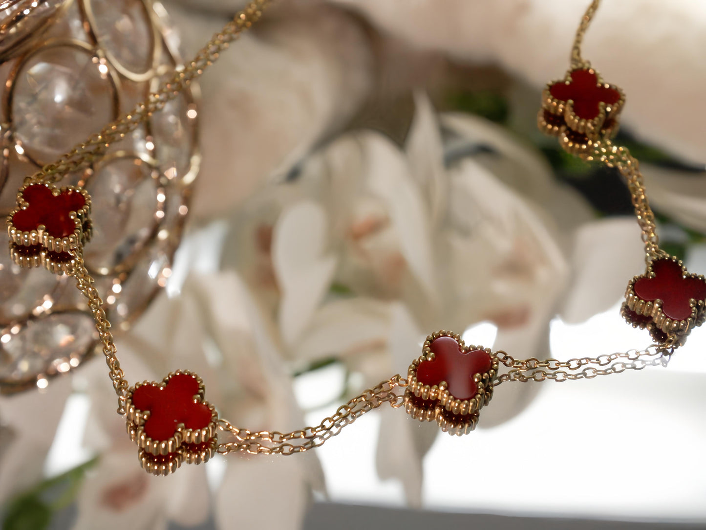 COLLAR - 5 TREBOLES ROJOS