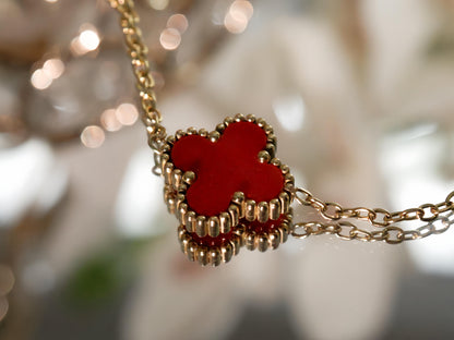 COLLAR - 5 TREBOLES ROJOS